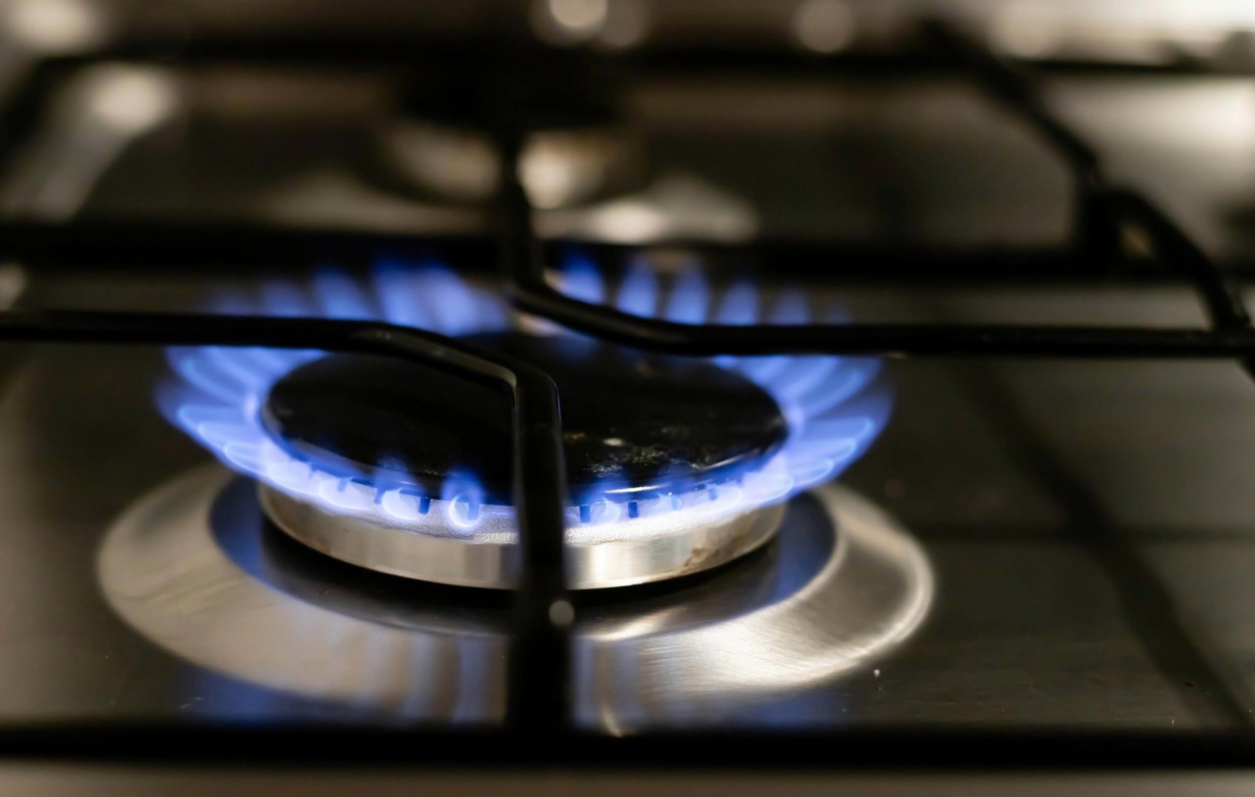 5 Essential Tips for Cooking with LPG Gas in Your Campervan or Tiny Home